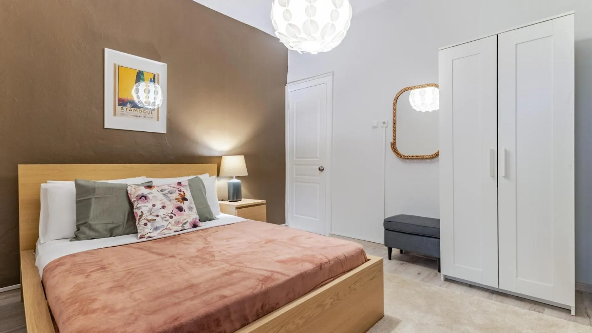 Chic And Roomy Flat Near Citys Nisantasi Mall Istanbul Turkey