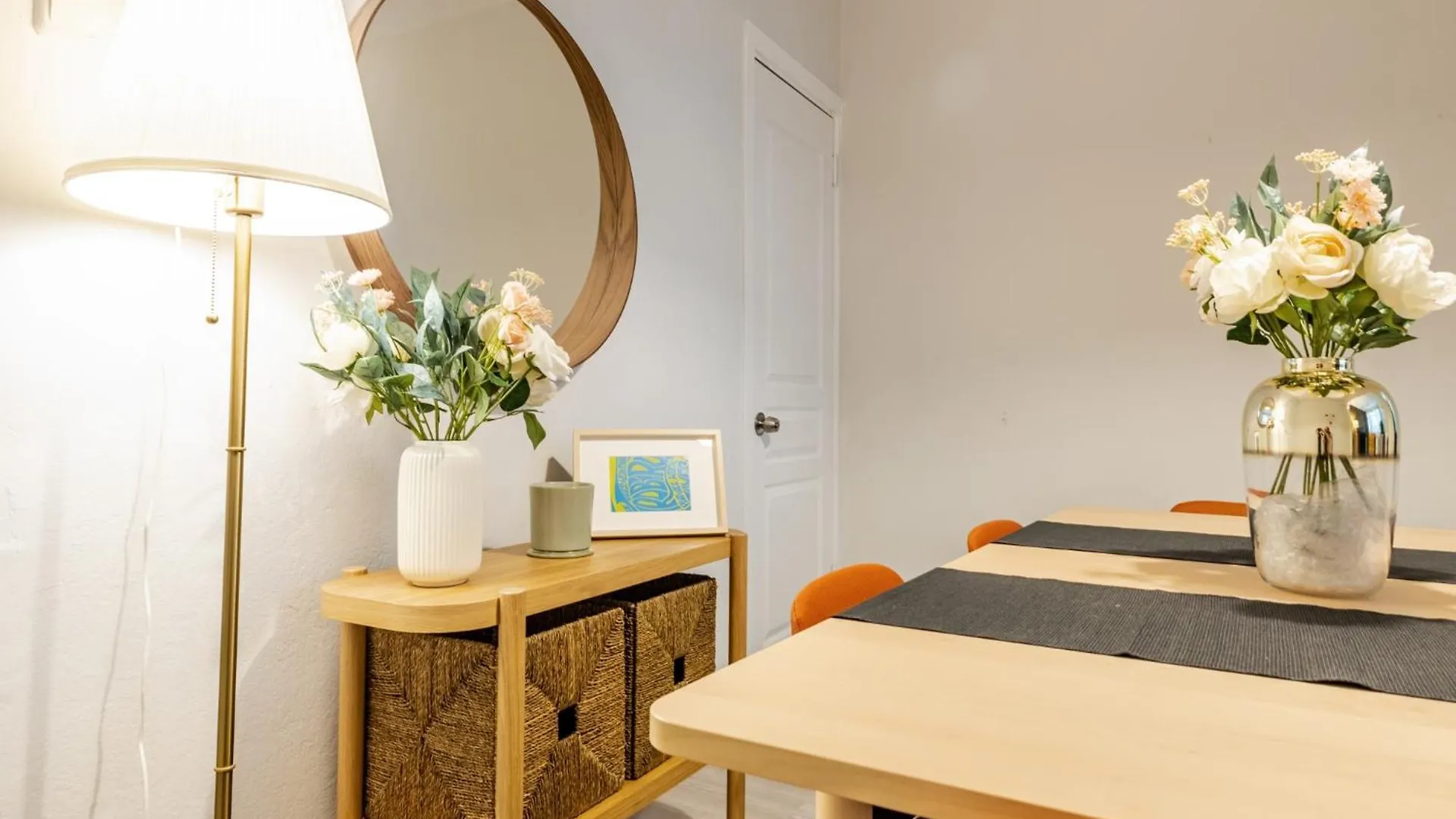 Apartment Chic And Roomy Flat Near Citys Nisantasi Mall Istanbul Turkey