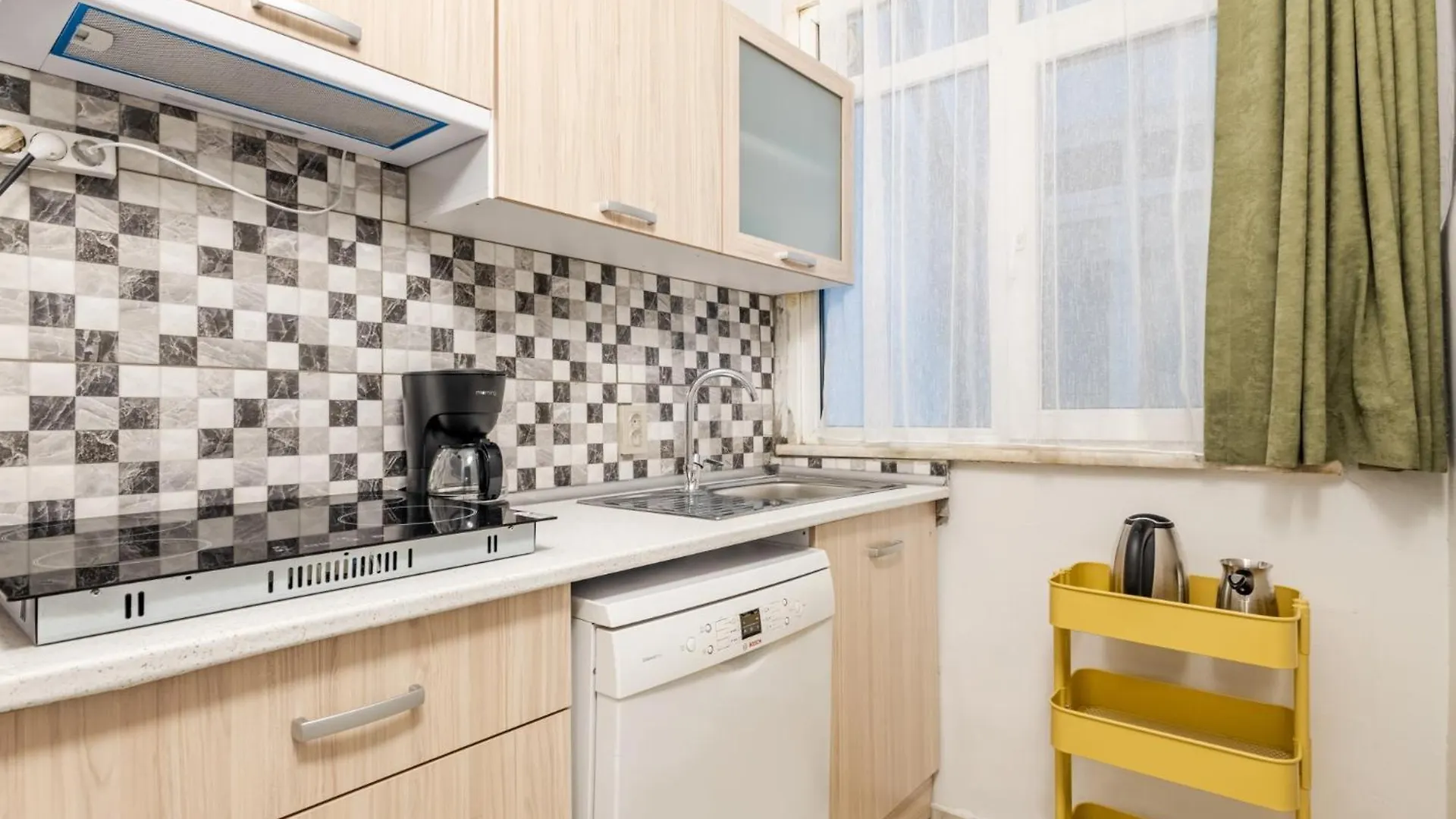 Apartment Chic And Roomy Flat Near Citys Nisantasi Mall Istanbul Turkey