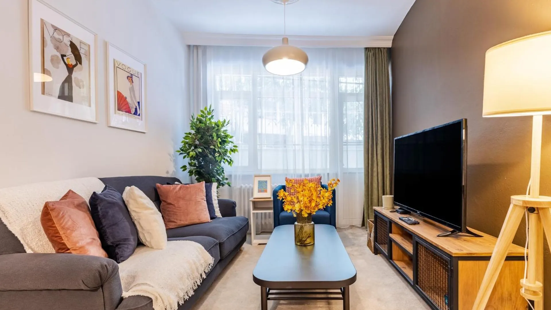 Chic And Roomy Flat Near Citys Nisantasi Mall Istanbul